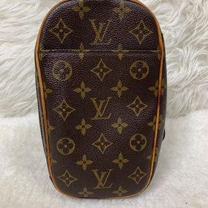 LOUIS VUITTON Bumbag Gange Monogram
